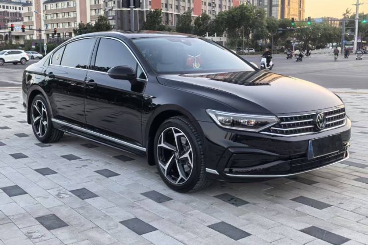 Used Volkswagen Magotan 2026 30 Million Vehicles Selected Model 380TSI DSG Luxury Edition Exterior 2