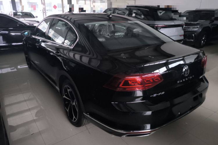 Used Volkswagen Magotan 2026 30 Million Vehicles Selected Model 380TSI DSG Luxury Edition Exterior 2