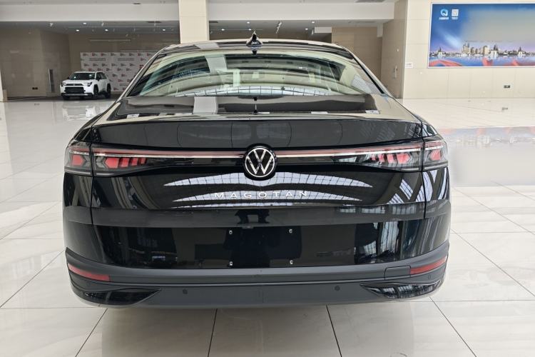 Used Volkswagen Magotan 2026 300TSI Premium Edition Exterior 3