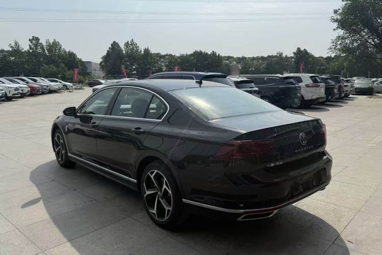 Used Volkswagen Magotan 2026 30 Million Vehicles Selected Model 380TSI DSG Luxury Edition Exterior 3
