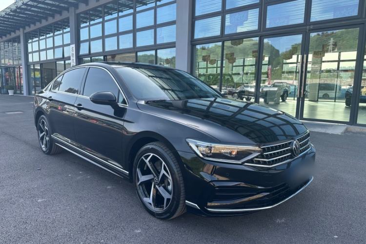 Used Volkswagen Magotan 2026 30 Million Vehicles Selected Model 380TSI DSG Luxury Edition Exterior 3