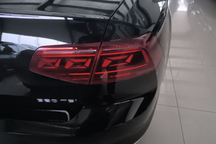 Used Volkswagen Magotan 2026 30 Million Vehicles Selected Model 380TSI DSG Luxury Edition Exterior 3