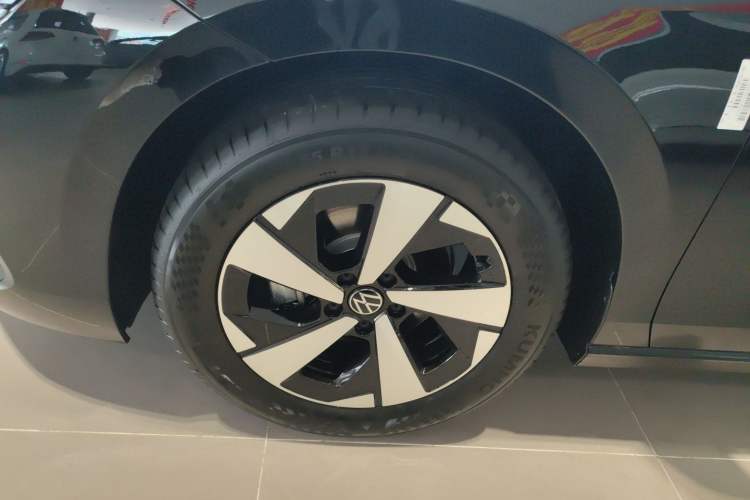 Used Volkswagen Magotan 2026 300TSI Premium Edition Exterior 4