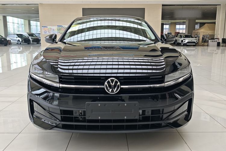 Used Volkswagen Magotan 2026 300TSI Premium Edition Exterior 4