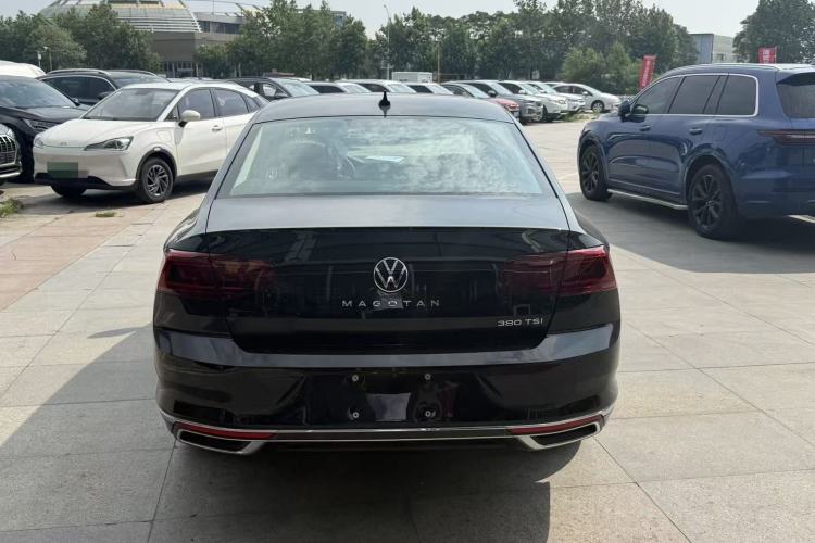 Used Volkswagen Magotan 2026 30 Million Vehicles Selected Model 380TSI DSG Luxury Edition Exterior 4