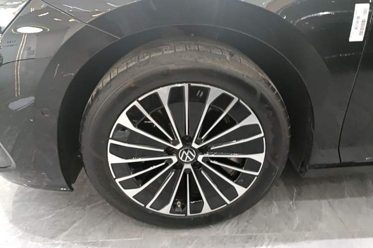 Used Volkswagen Magotan 2026 380TSI DSG Prestige Package—Daimai Package Exterior 4