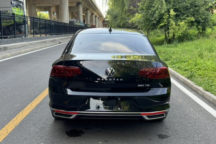 Used Volkswagen Magotan 2026 30 Million Vehicles Selected Model 380TSI DSG Luxury Edition Exterior 4