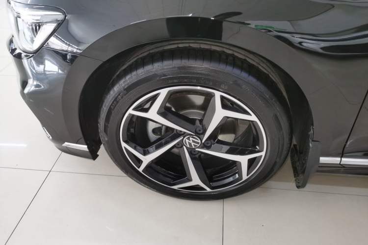 Used Volkswagen Magotan 2026 30 Million Vehicles Selected Model 380TSI DSG Luxury Edition Exterior 4