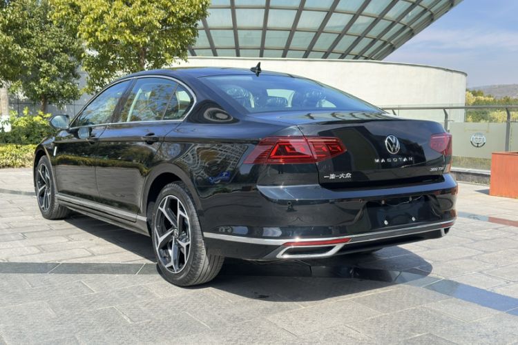 Used Volkswagen Magotan 2026 30 Million Vehicles Selected Model 380TSI DSG Luxury Edition Exterior 4