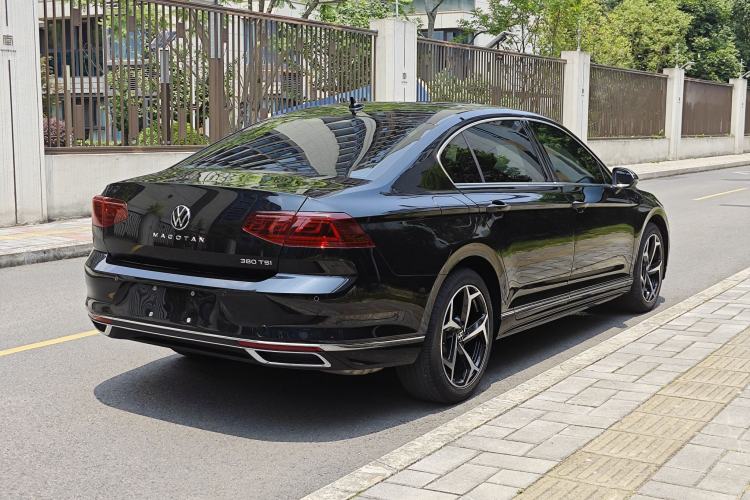 Used Volkswagen Magotan 2026 30 Million Vehicles Selected Model 380TSI DSG Luxury Edition Exterior 4