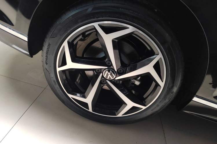 Used Volkswagen Magotan 2026 30 Million Vehicles Selected Model 380TSI DSG Luxury Edition Exterior 5