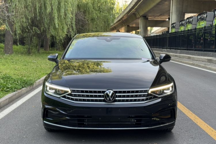 Used Volkswagen Magotan 2026 30 Million Vehicles Selected Model 380TSI DSG Luxury Edition Exterior 5