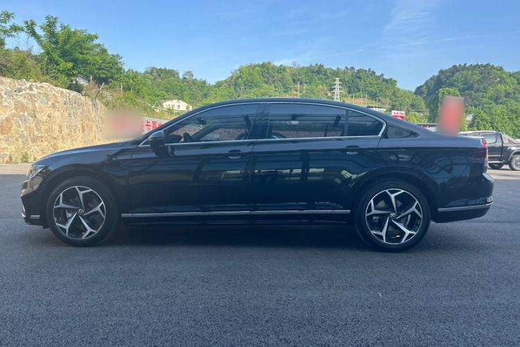 Used Volkswagen Magotan 2026 30 Million Vehicles Selected Model 380TSI DSG Luxury Edition Exterior 5