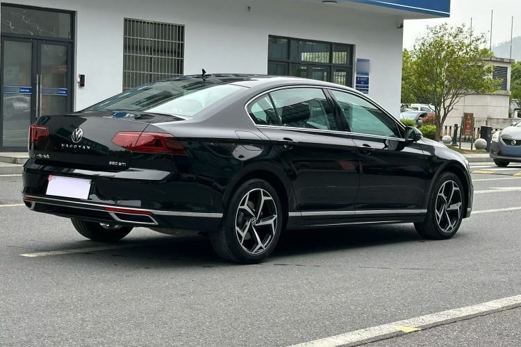 Used Volkswagen Magotan 2026 30 Million Vehicles Selected Model 380TSI DSG Luxury Edition Exterior 5