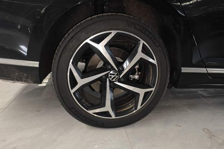 Used Volkswagen Magotan 2026 30 Million Vehicles Selected Model 380TSI DSG Luxury Edition Exterior 8