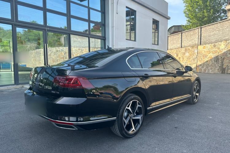 Used Volkswagen Magotan 2026 30 Million Vehicles Selected Model 380TSI DSG Luxury Edition Exterior 8