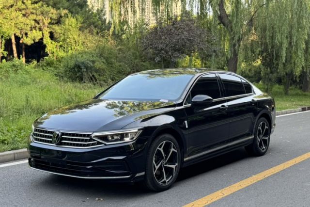 Volkswagen Magotan 2026 30 Million Vehicles Selected Model 380TSI DSG Luxury Edition с пробегом