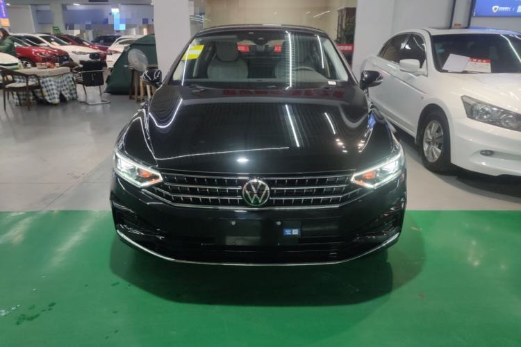 Used Volkswagen Magotan 2026 30 Million Vehicles Selected Model 380TSI DSG Luxury Edition Front