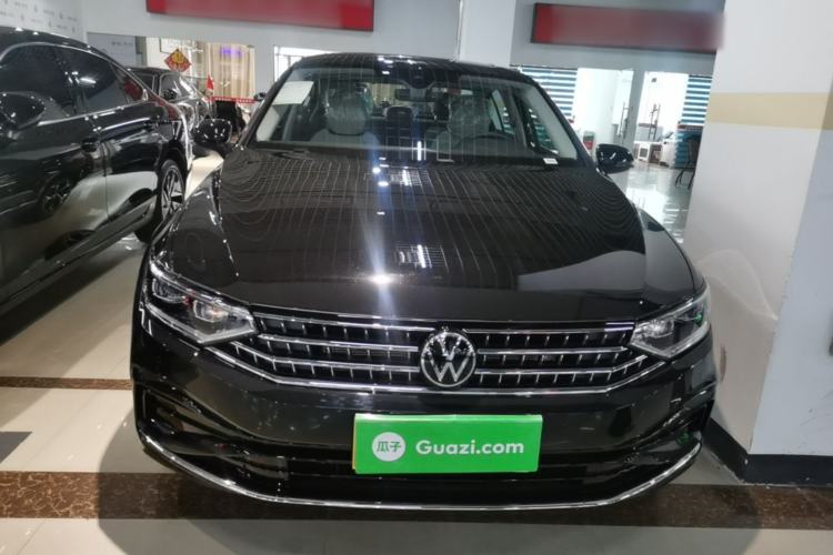 Used Volkswagen Magotan 2026 30 Million Vehicles Selected Model 380TSI DSG Luxury Edition Front