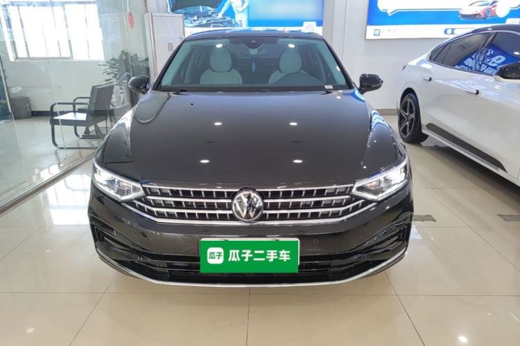 Used Volkswagen Magotan 2026 30 Million Vehicles Selected Model 380TSI DSG Luxury Edition Front