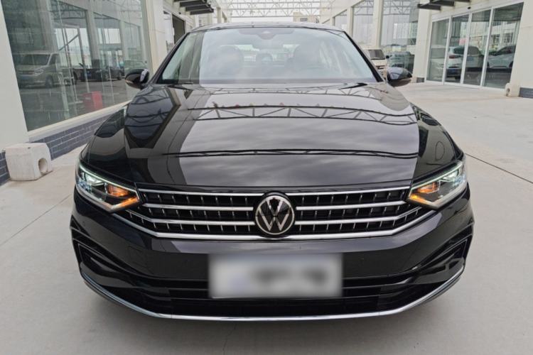 Used Volkswagen Magotan 2026 30 Million Vehicles Selected Model 380TSI DSG Luxury Edition Front