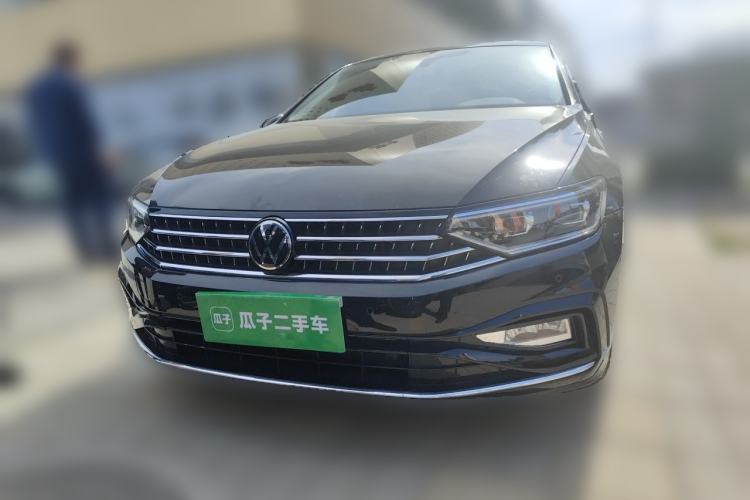 Used Volkswagen Magotan 2026 30 Million Vehicles Selected Model 380TSI DSG Luxury Edition Front