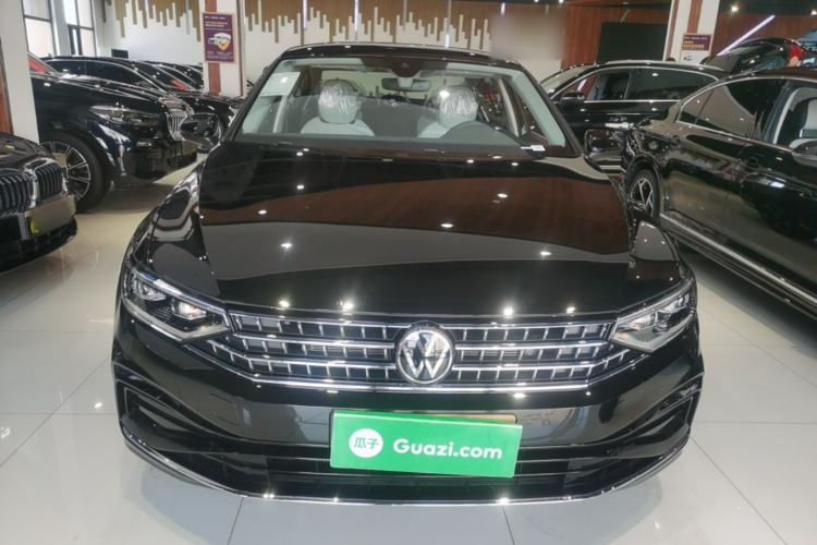 Used Volkswagen Magotan 2026 30 Million Vehicles Selected Model 380TSI DSG Luxury Edition Front
