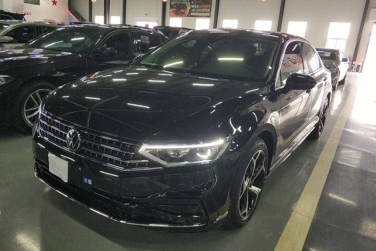 Used Volkswagen Magotan 2026 30 Million Vehicles Selected Model 380TSI DSG Luxury Edition Front Left 45 Deg