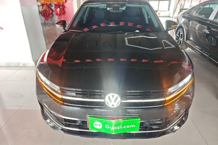 Used Volkswagen Magotan 2026 300TSI Premium Edition Eye-Catching Package Front