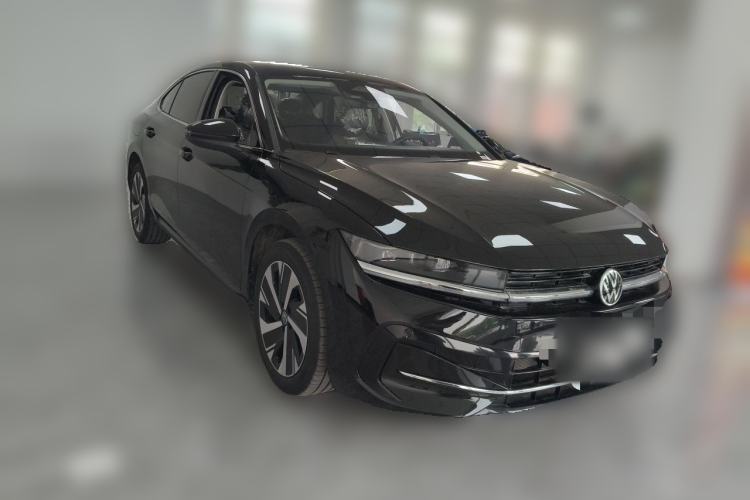 Used Volkswagen Magotan 2026 300TSI Premium Edition Eye-Catching Package Front Right 45 Deg