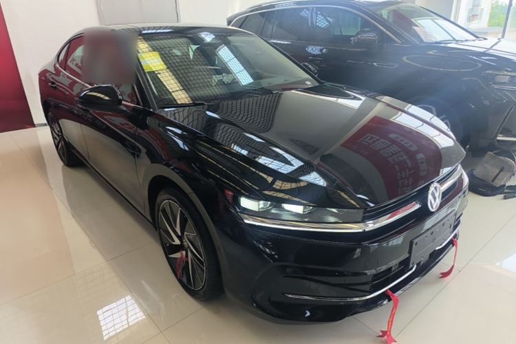 Used Volkswagen Magotan 2026 380TSI DSG Prestige Package—Daimai Package Front Right 45 Deg