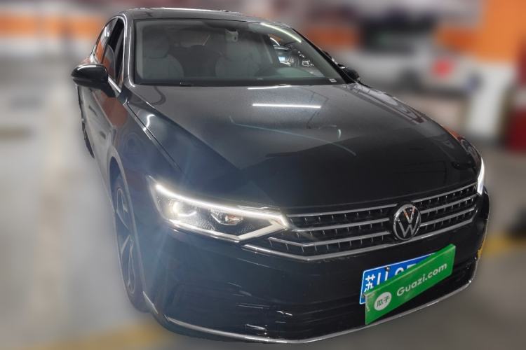 Used Volkswagen Magotan 2026 Model 30 Million Vehicles Selected Edition 330TSI DSG Elite Edition Front Right 45 Deg