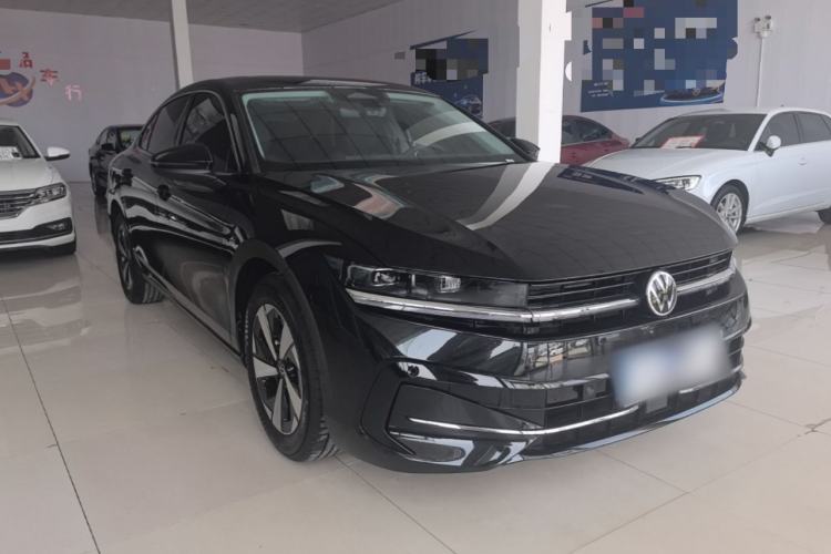 Used Volkswagen Magotan 2026 300TSI Premium Edition Eye-Catching Package Front Right 45 Deg