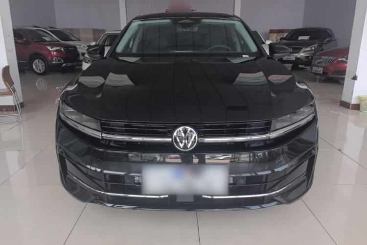 Used Volkswagen Magotan 2026 300TSI Premium Edition Eye-Catching Package Front
