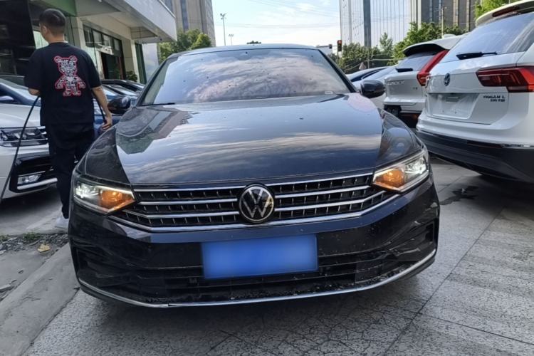 Used Volkswagen Magotan 2026 30 Million Vehicles Selected Model 380TSI DSG Luxury Edition Front
