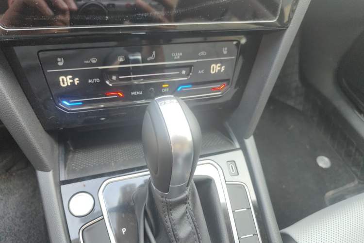 Used Volkswagen Magotan 2026 30 Million Vehicles Selected Model 380TSI DSG Luxury Edition Gear Lever