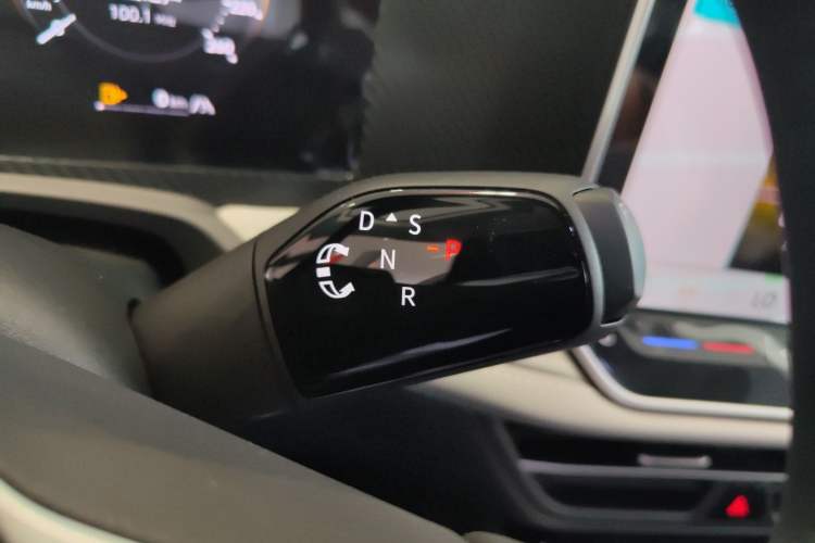 Used Volkswagen Magotan 2026 300TSI Premium Edition Gear Lever