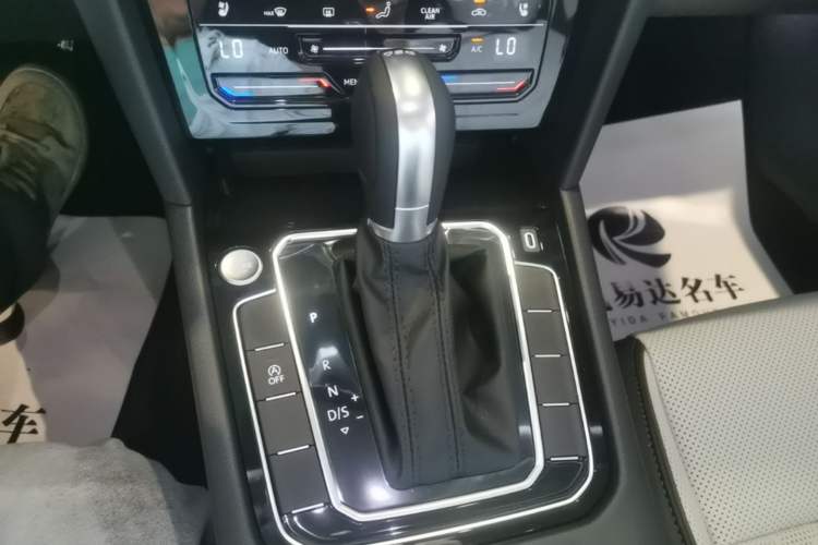 Used Volkswagen Magotan 2026 30 Million Vehicles Selected Model 380TSI DSG Luxury Edition Gear Lever