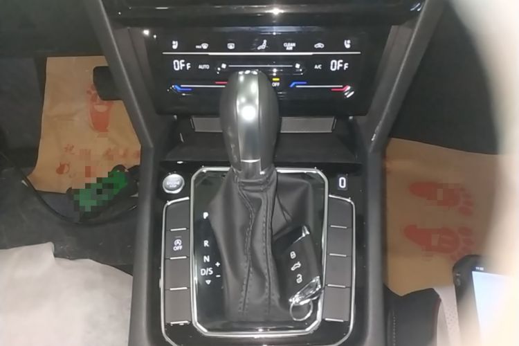 Used Volkswagen Magotan 2026 30 Million Vehicles Selected Model 380TSI DSG Luxury Edition Gear Lever