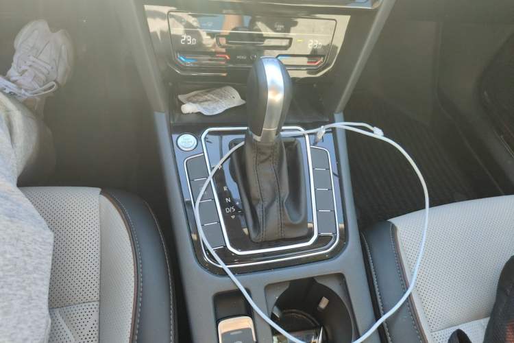 Used Volkswagen Magotan 2026 30 Million Vehicles Selected Model 380TSI DSG Luxury Edition Gear Lever
