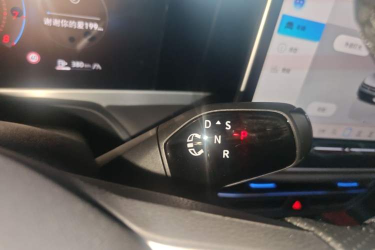 Used Volkswagen Magotan 2026 300TSI Premium Edition Eye-Catching Package Gear Lever