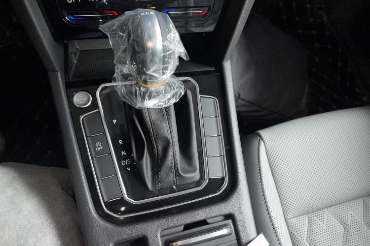 Used Volkswagen Magotan 2026 30 Million Vehicles Selected Model 280TSI DSG Luxury Edition Gear Lever