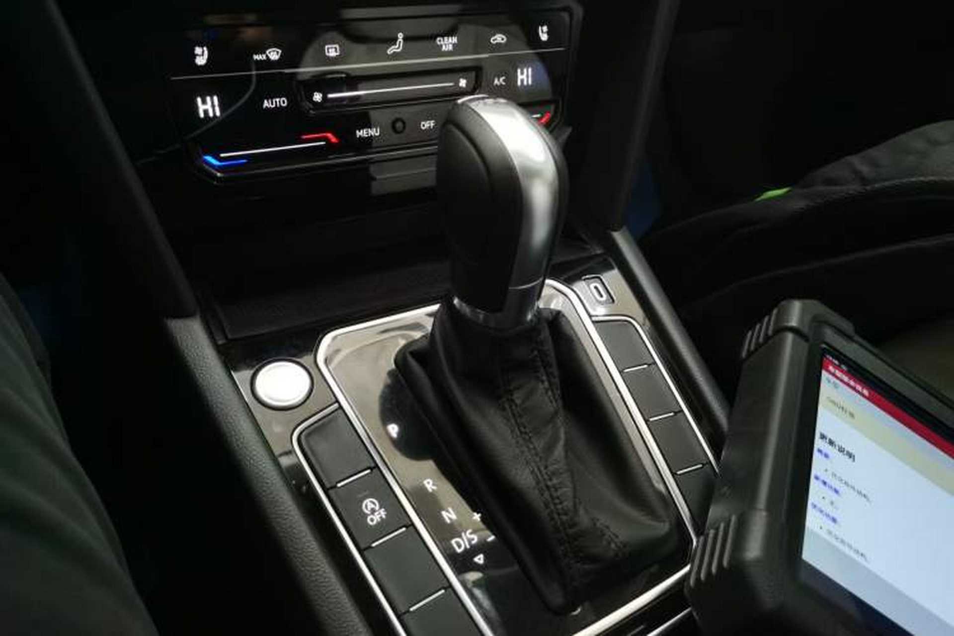 Used Volkswagen Magotan 2026 30 Million Vehicles Selected Model 380TSI DSG Luxury Edition Gear Lever
