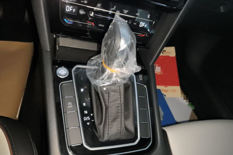 Used Volkswagen Magotan 2026 30 Million Vehicles Selected Model 380TSI DSG Luxury Edition Gear Lever