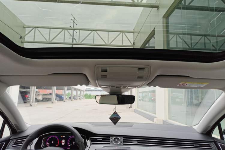 Used Volkswagen Magotan 2026 30 Million Vehicles Selected Model 380TSI DSG Luxury Edition Headliner