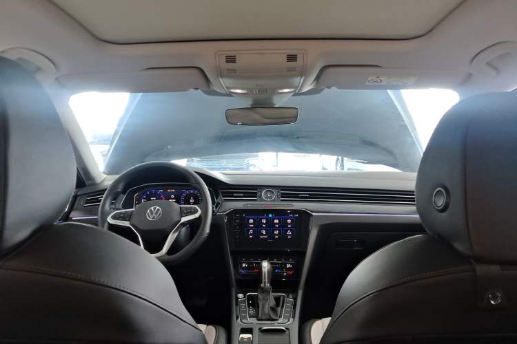 Used Volkswagen Magotan 2026 30 Million Vehicles Selected Model 380TSI DSG Luxury Edition Headliner