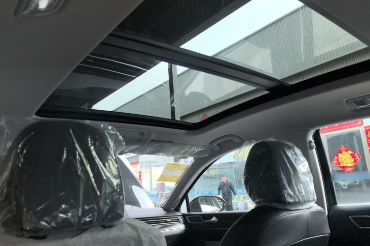Used Volkswagen Magotan 2026 30 Million Vehicles Selected Model 280TSI DSG Luxury Edition Headliner