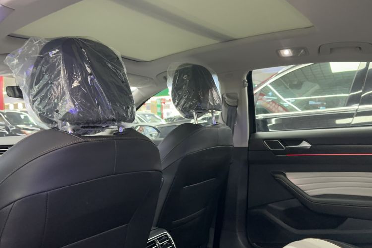 Used Volkswagen Magotan 2026 30 Million Vehicles Selected Model 380TSI DSG Luxury Edition Headliner