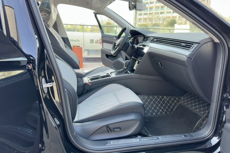 Used Volkswagen Magotan 2026 30 Million Vehicles Selected Model 380TSI DSG Luxury Edition Interior 11