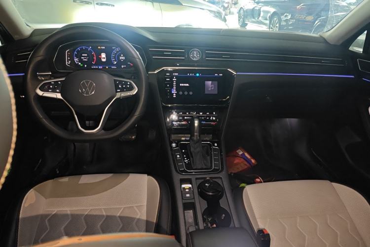 Used Volkswagen Magotan 2026 30 Million Vehicles Selected Model 380TSI DSG Luxury Edition Interior 2